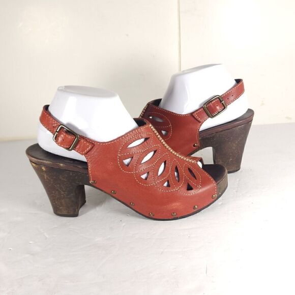 Dansko Women's Rowena US9-9,5 EU40 Red Leather Cutout Studded Slingback Sandals - Picture 9 of 16